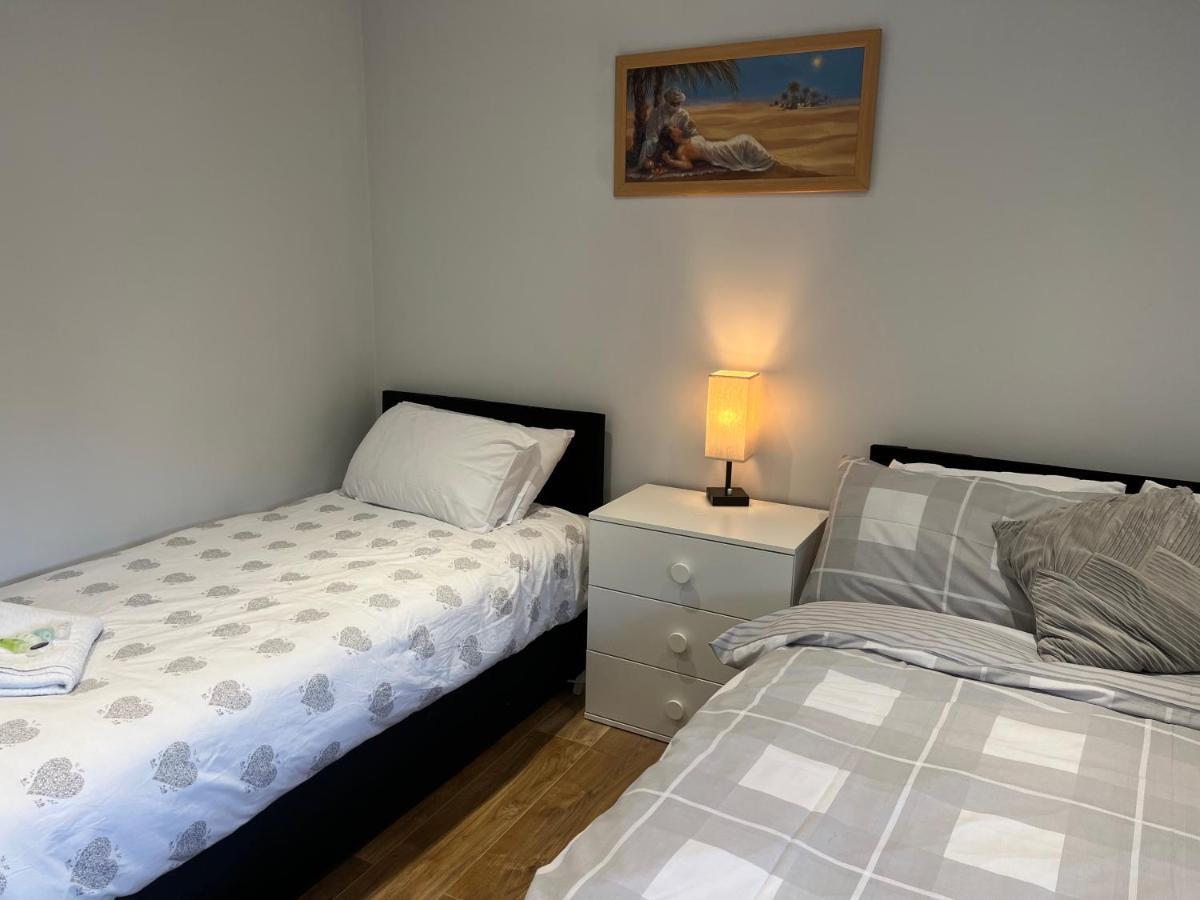 The Grande Residence - Close To Central London & Next To Northfield Tube Station Hanwell Ngoại thất bức ảnh